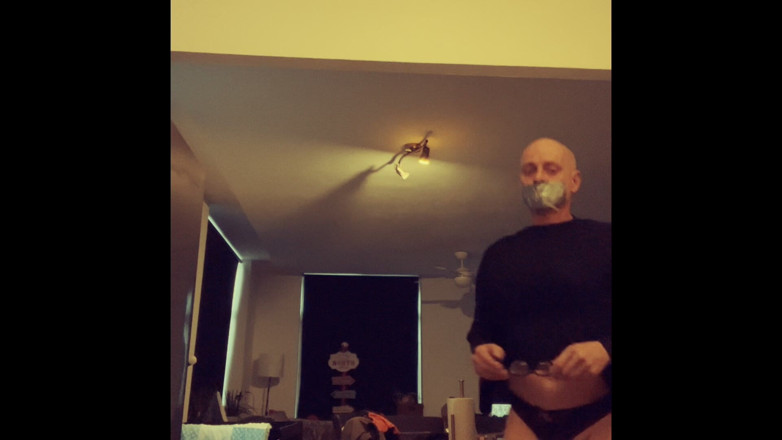 Chastityrex: Pișat obligatoriu