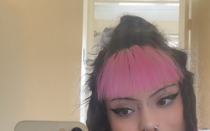 Bambi Fae: Sledujte, jak jsem špatná, špinavá malá děvka