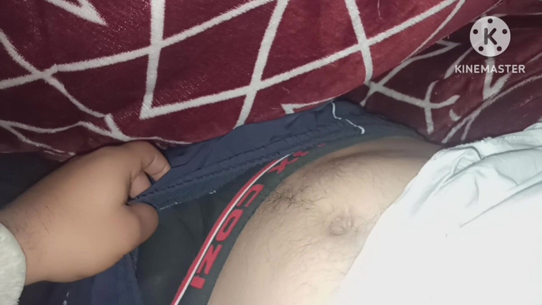 Desi__Panda: Insegnante di tuzione grande cazzo mostruoso che tengo in mano...