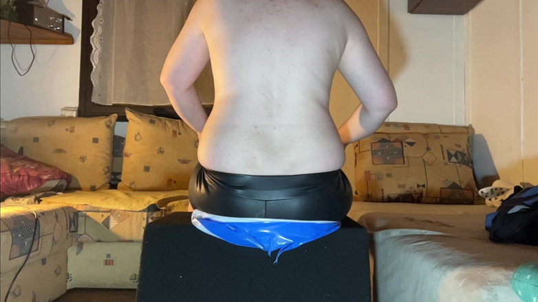 BeachBallsDuo: 11 verschillende strandballen werden versnipperd onder onze dikke konten!