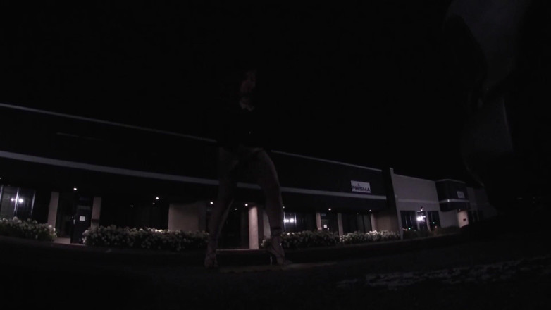 JonasBen: TV al aire libre por la noche divirtiéndose solo