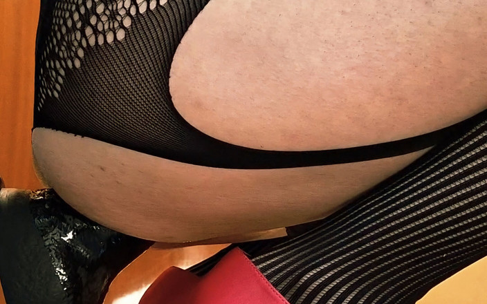 covo_sissy_cross: Pertunjukan kongkek dengan yang besar dan keras!