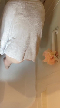 POV Hana dalam Video POV Masa Mandi
