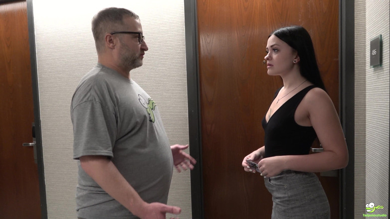 TadpolexStudio: ポルノスターのイマニ・ヴァラーが2本のペニスを共有し、中出しとフェイシャルを交わす