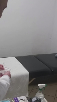 Kiểm tra thực sự của liên lạc qua đường hậu môn trong một người phụ nữ bởi proctologist