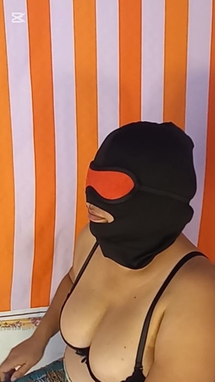 Bondage homemade mature: Blowjob bertopeng yang sangat baik
