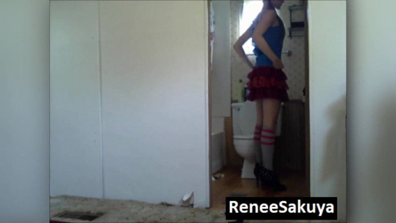 Renee Sakuya: Door de kamer heen plassen