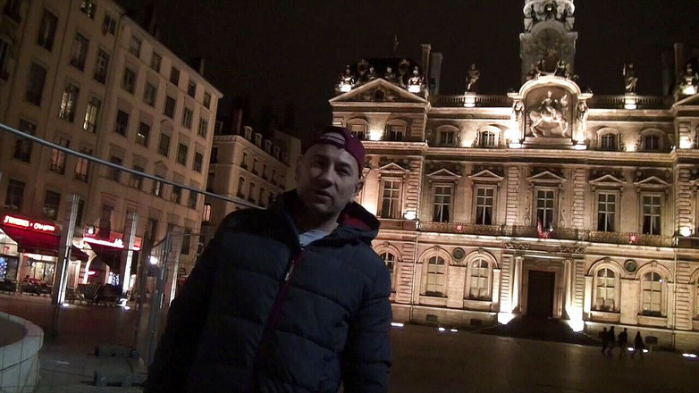 YOUNG FUCKED BY OLDER: ジェスは彼より若いイケメンに犯される