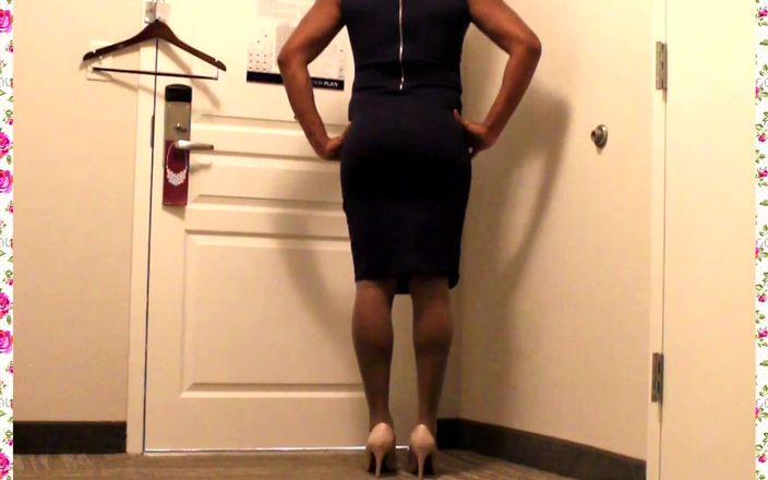 Sissy Housewife: Kadın kılıklı sekreter iş için giyiniyor