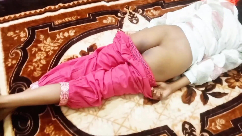 Shivanibaby: Sesso con il fratellastro di notte