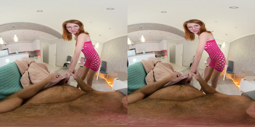 Vrx clouds: 女孩买了新衣服，然后