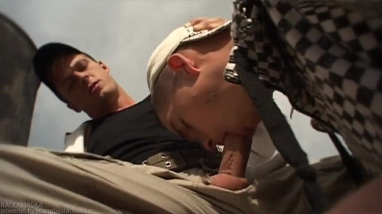 Young Bastards: Zkušenosti s vodními sporty