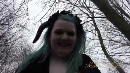 Mxtress Valleycat: Succubus mengecutkan awak di dalam hutan
