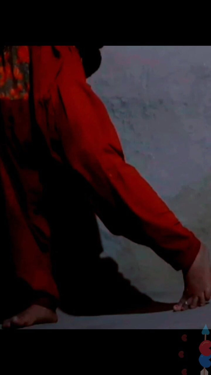 TricolorMusic3: Žhavá sexy krásná dívka ukazuje velmi sexy kundičku