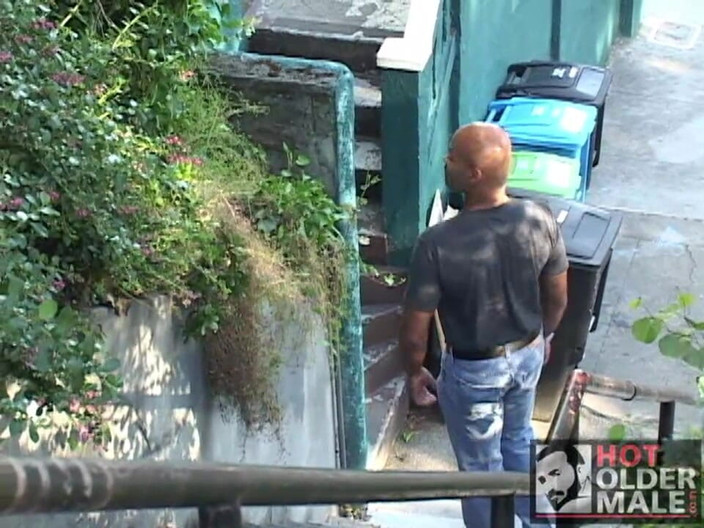 Pantheon men: Tati Visează: Au pus "fierbinte" în cada cu hidromasaj