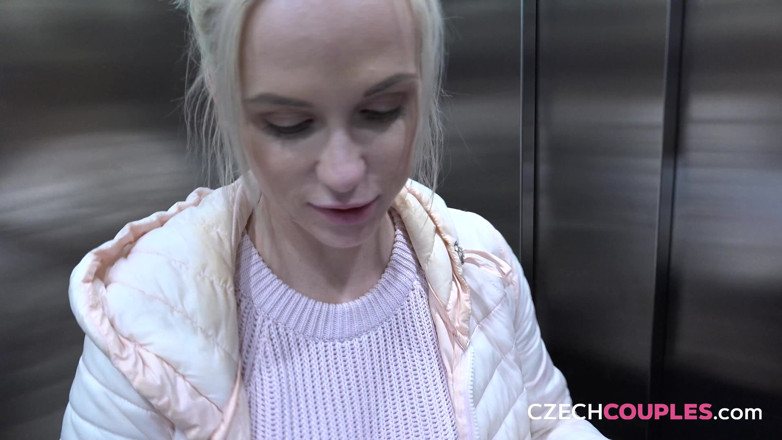Czech Couples: 捷克情侣35岁:渴望搭讪的漂亮学生
