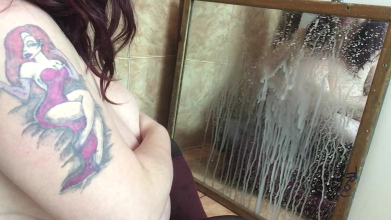 Roxanne Miller: Cermin cermin di dinding! Hei! Susu