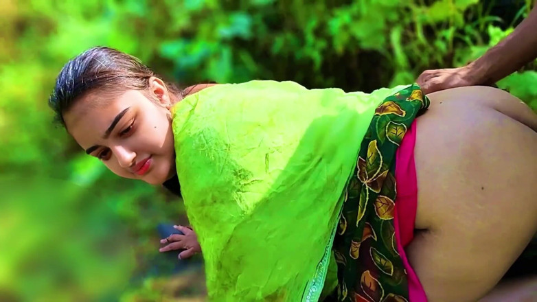Your_aisha: Sali India disetubuhi oleh jija-nya - ngentot memek sempit di hutan