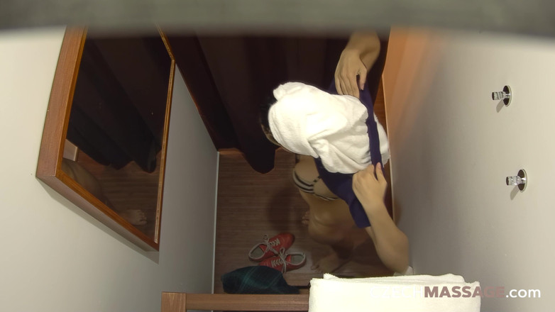 Czech Massage: Urutan Czech 392: 18+ wanita muda mengambil semuanya pada kamera
