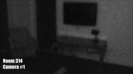 Lovely Lilith: Mujer de la investigación paranormal en blanco