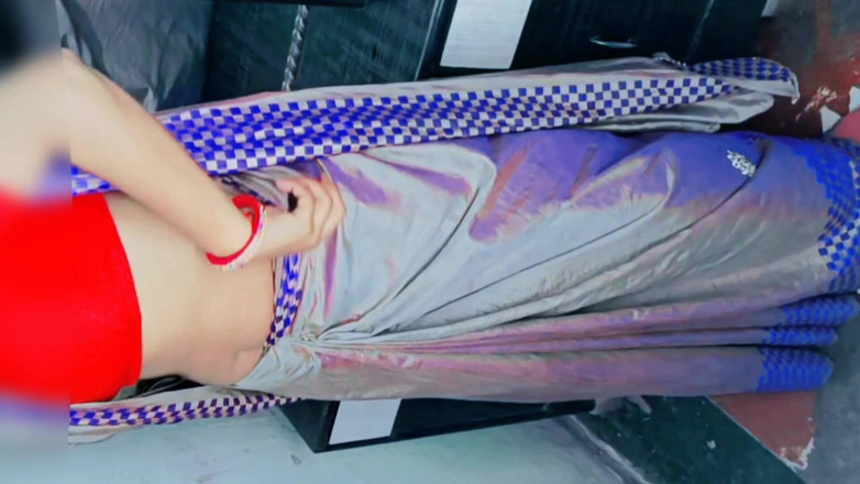 Rakul008: Mycket söt Saree Bhabhi (full HD) blir väldigt stygg med sin...