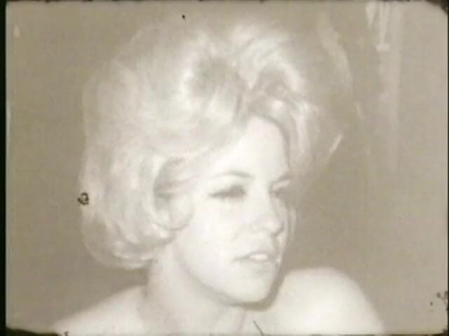 Vintage Usa: Kongkek bertiga antara kaum dengan dua awek seksi