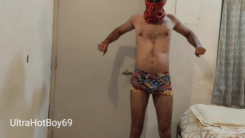UltraHotBoy69: Шоу с выгибанием тела