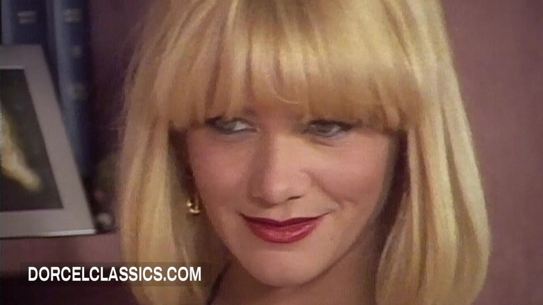 Dorcel classics: Lesbijskie trio z straponem