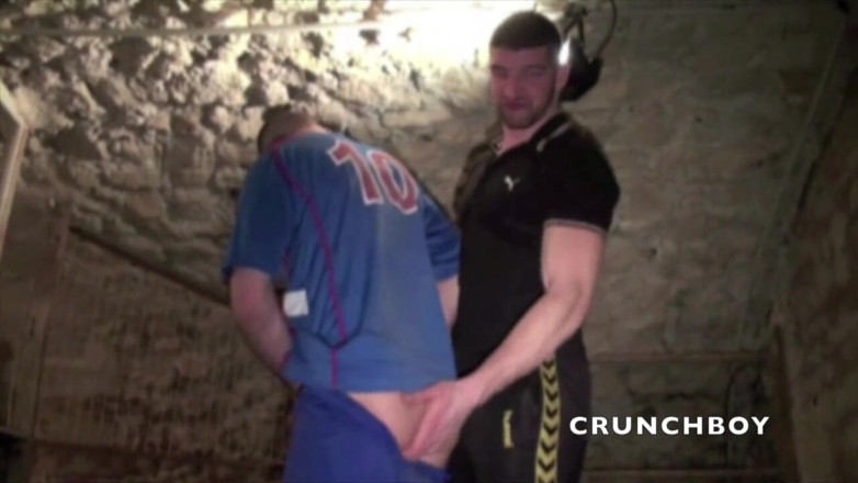 Sneaker gay: Junger fußballer fickte seinen sportlichen trainer