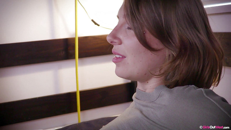 Girls Out West: Horny brunettes Violet Russo and Kit Bauer lick each others...