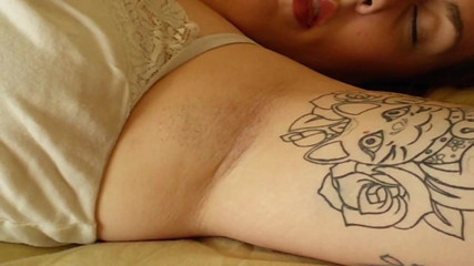 Sexy Amateurz: Armpit fetish action