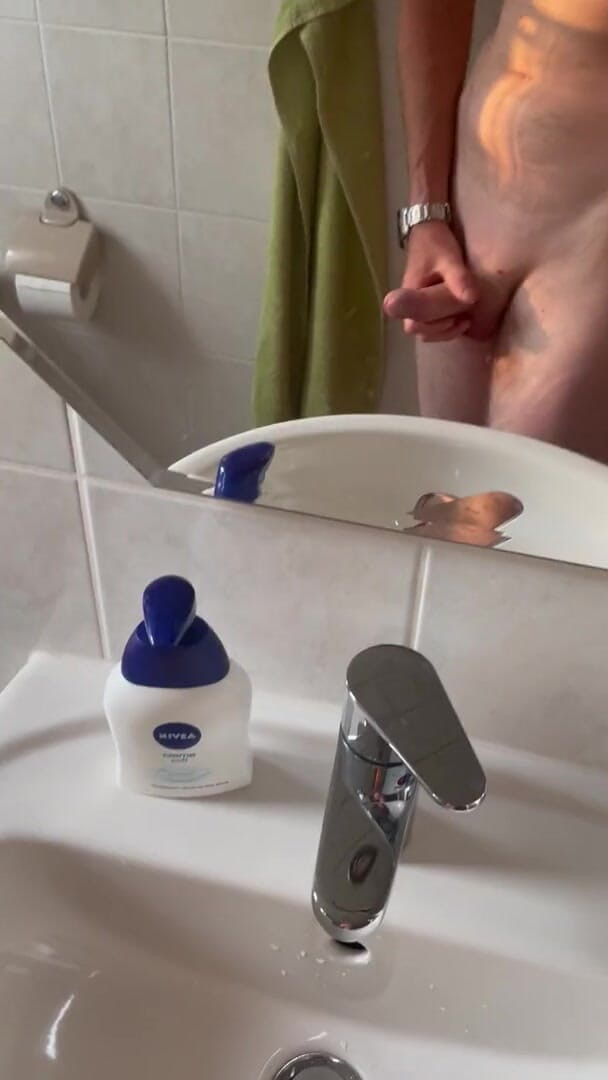 Redboy83: My Penis before the shower