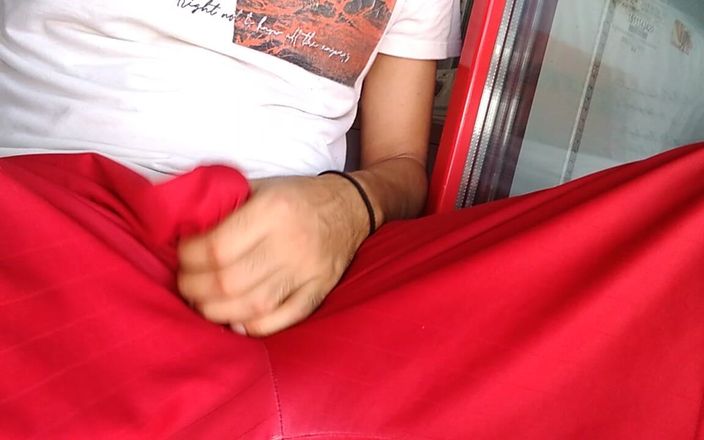 AlexAlejandro13: Masturbation auf der veranda heiß