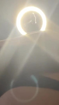 泳衣露出被证明是不可抗拒的，瞬间的吸引力变成了电气第二