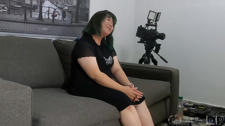 GLASSDP: Tombul Asyalı o kadar azıyor ki kamerada her iki delikten...