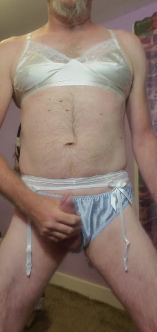 Fantasies in Lingerie: Tolle spermaladung in meinem blauen seidenhöschen.