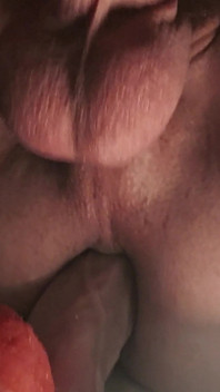 Melancap dengan dildo