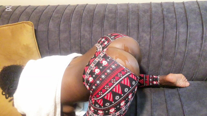 Trippleslut: Memek cewek ini dientot habis-habisan sampai matanya menganga lebar