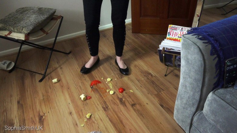 SophiaSmithUK: Messy waitress walks in food