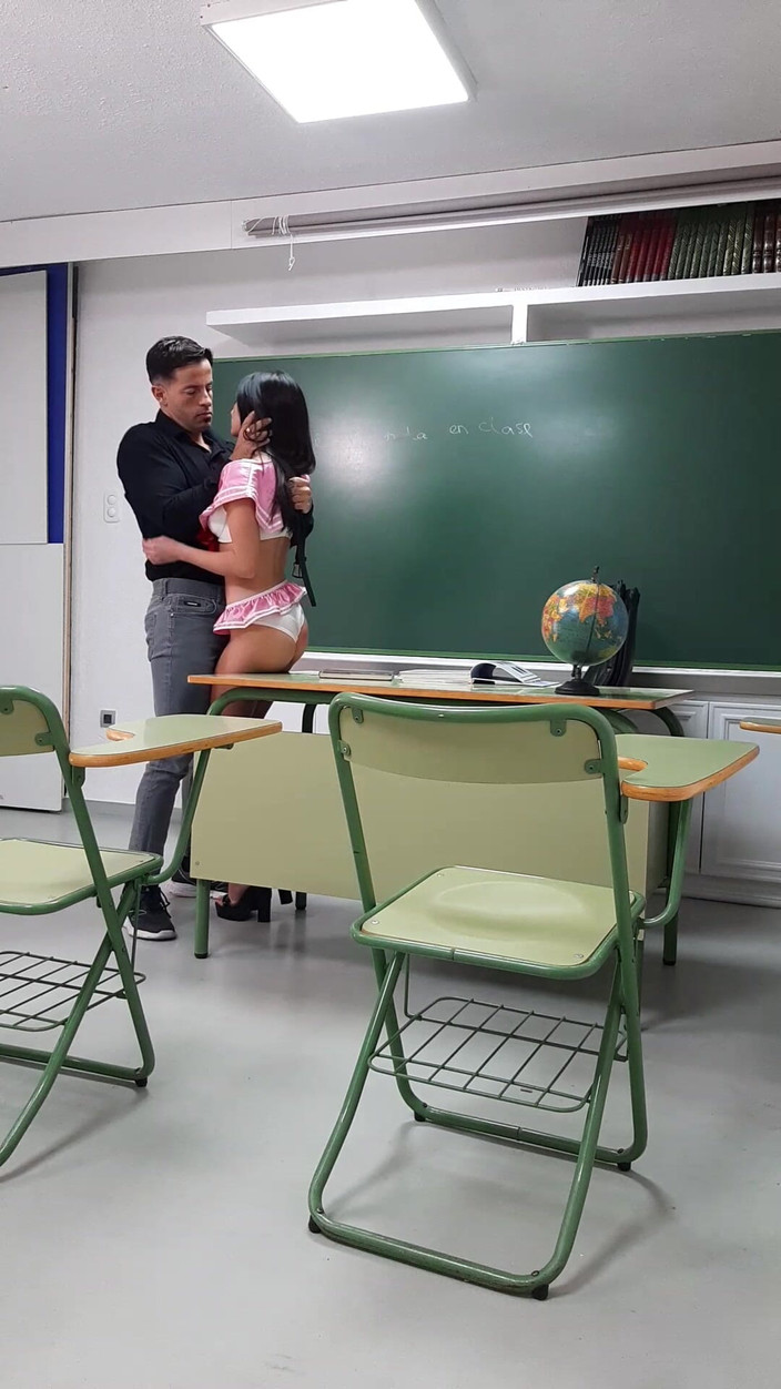 Gina Ferocious: Perverser alter lehrer mit monsterschwanz fickt am college mit seiner...