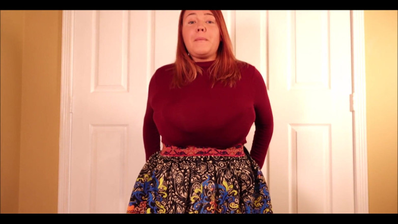 Annabelle Rogers: バイブレーターチェアでタイトなタートルネックオーガズム!