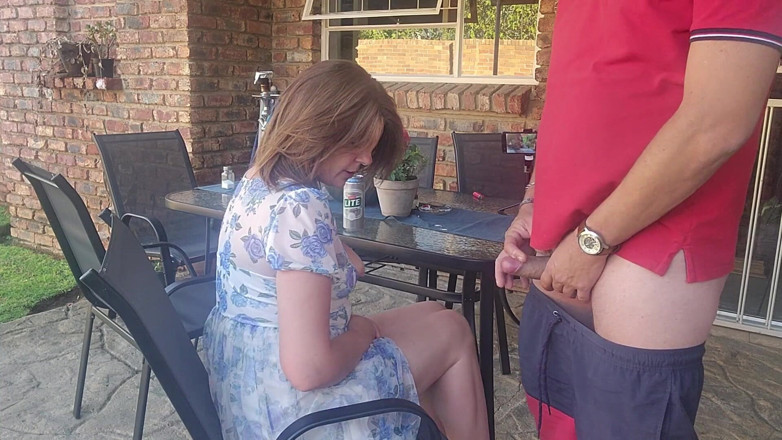 Sparowdox: Masturbazione reciproca all'aperto con la moglie del mio amico