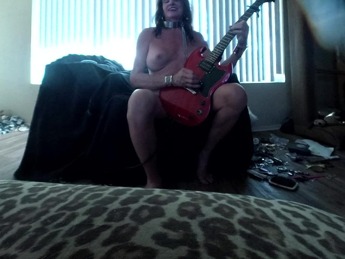 Lizzy Yum VR: Lizzy Yum VR 2025 randen #211