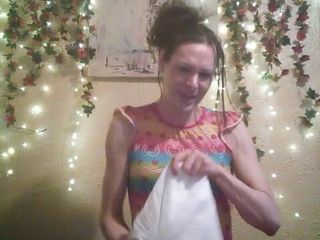 sillymillie4: Millie natt en speelt erin!