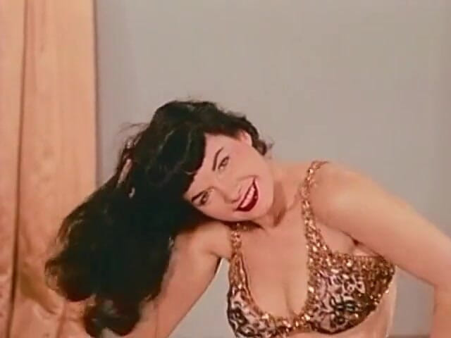 Vintage Usa: Compilatie. Erotische dans en kattengevecht van een vintage sexy milf (geen...