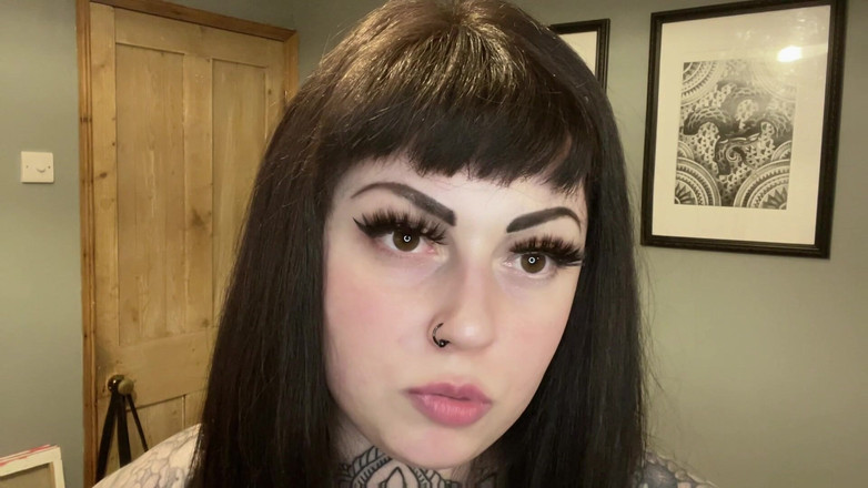 Miss Valentina: Wedgies Dari Pembuli