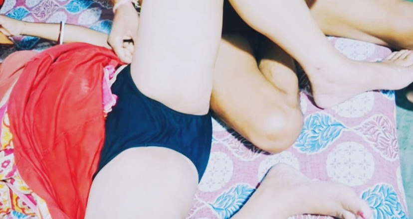 Teensex: Bujna blondynka MILF Bhabi pokazuje Chrisowi Youngowi, jak prawidłowo się...