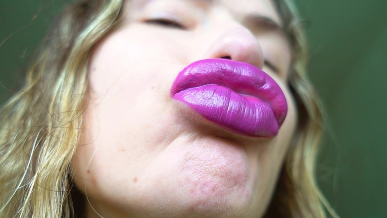 Rarible Diamond: Pucker Lips Custom