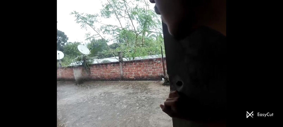 Home X Cum: Masturbasi saat hujan, mandi