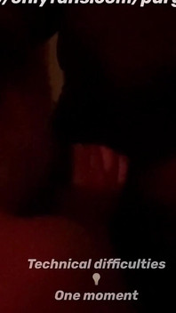 Seksowna dziewczyna wytrysnęła moją spermę